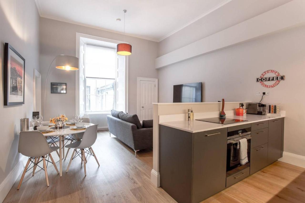 Altido Stylish 1-Bed Flat In The Heart Of New Town Apartment Единбург Екстериор снимка